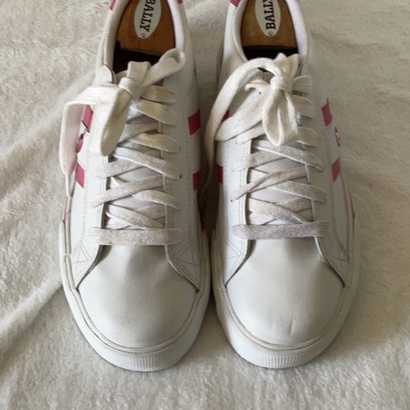 Airwalk White and Pink Sneakers Classic Tennis Style - Picture 5 of 5